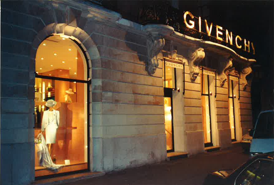 agencement intérieur et exterieur boutique Givenchy